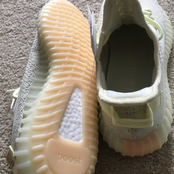 YEEZY BOOST 350 V2 BUTTER SNEAKERS  AUTHENTIC - Picture 7 of 8